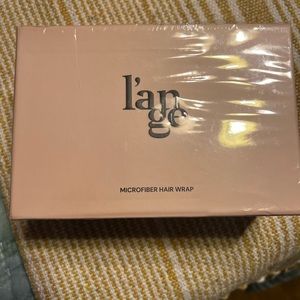 Lange microfiber hair wrap and heat shield spray